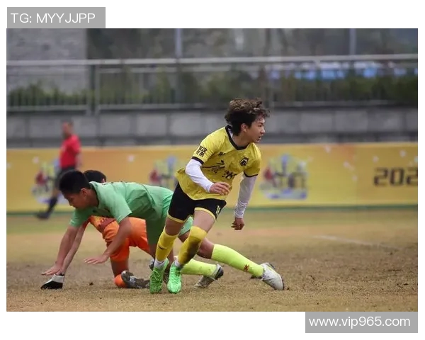 足球个人奖项的荣耀与挑战：球员如何在竞争中脱颖而出